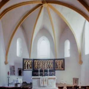 Innenansicht mit Altar